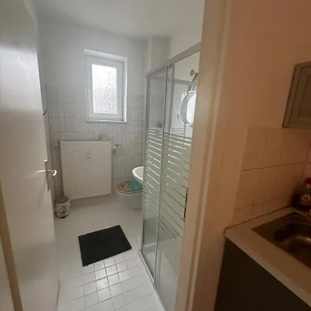 Monteurzimmer Iris&jasmin Casa de hóspedes Lalendorf